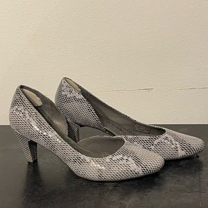 Tsubo heels! Size 8.5! Blue! In great condition!